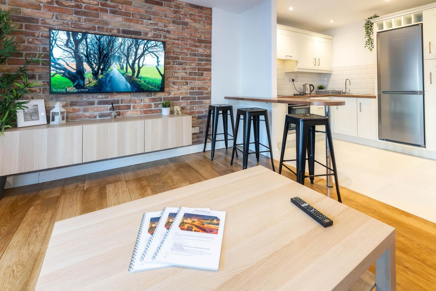 Modern Canal View Home, In City Centre, Sleeps 8 Голвей Екстер'єр фото