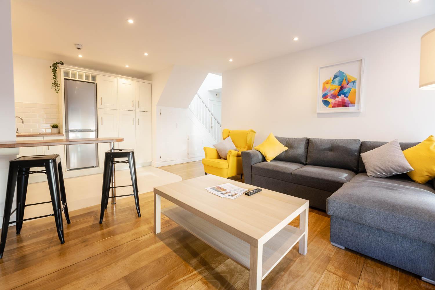 Modern Canal View Home, In City Centre, Sleeps 8 Голвей Екстер'єр фото